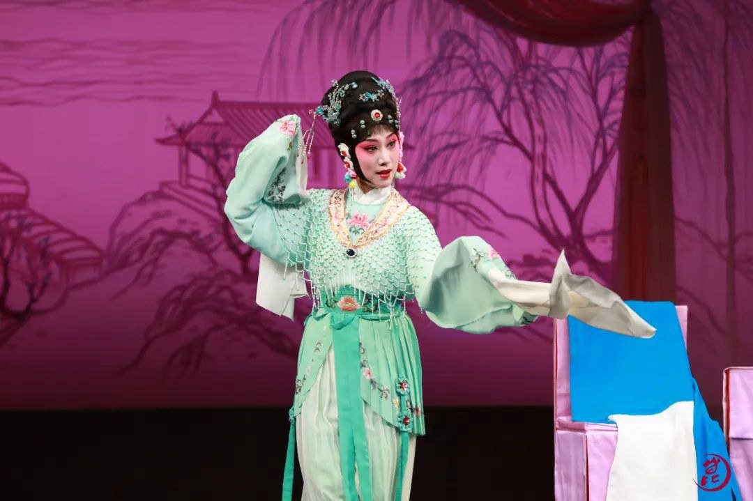 昆剧《占花魁》演出照(旦角身段)