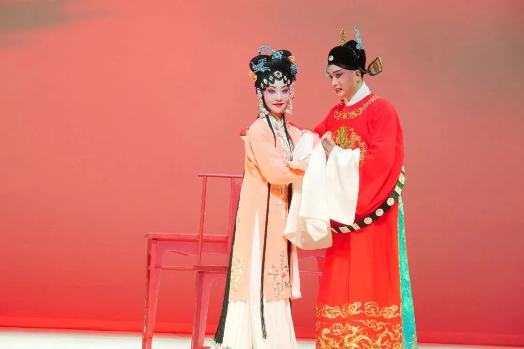 昆剧《拜月亭记》演出照(旦角与红袍生角)