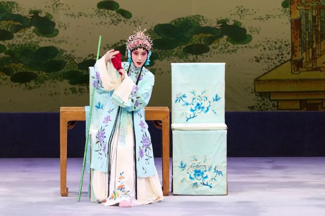 昆剧《狮吼记》演出照（旦角持杖）