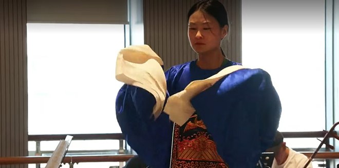 永昆《荆钗记·见娘》排练照