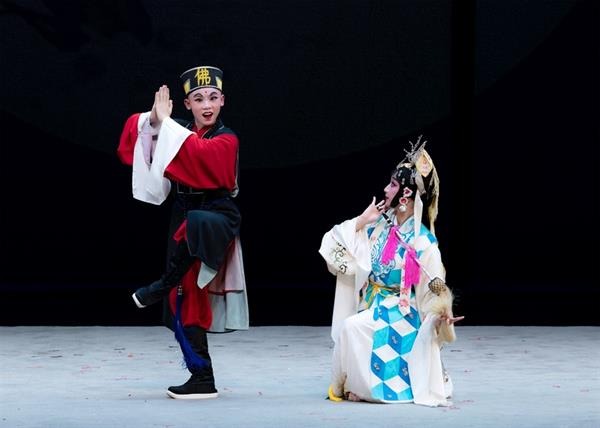 青年学员演出（"永昆少年"）