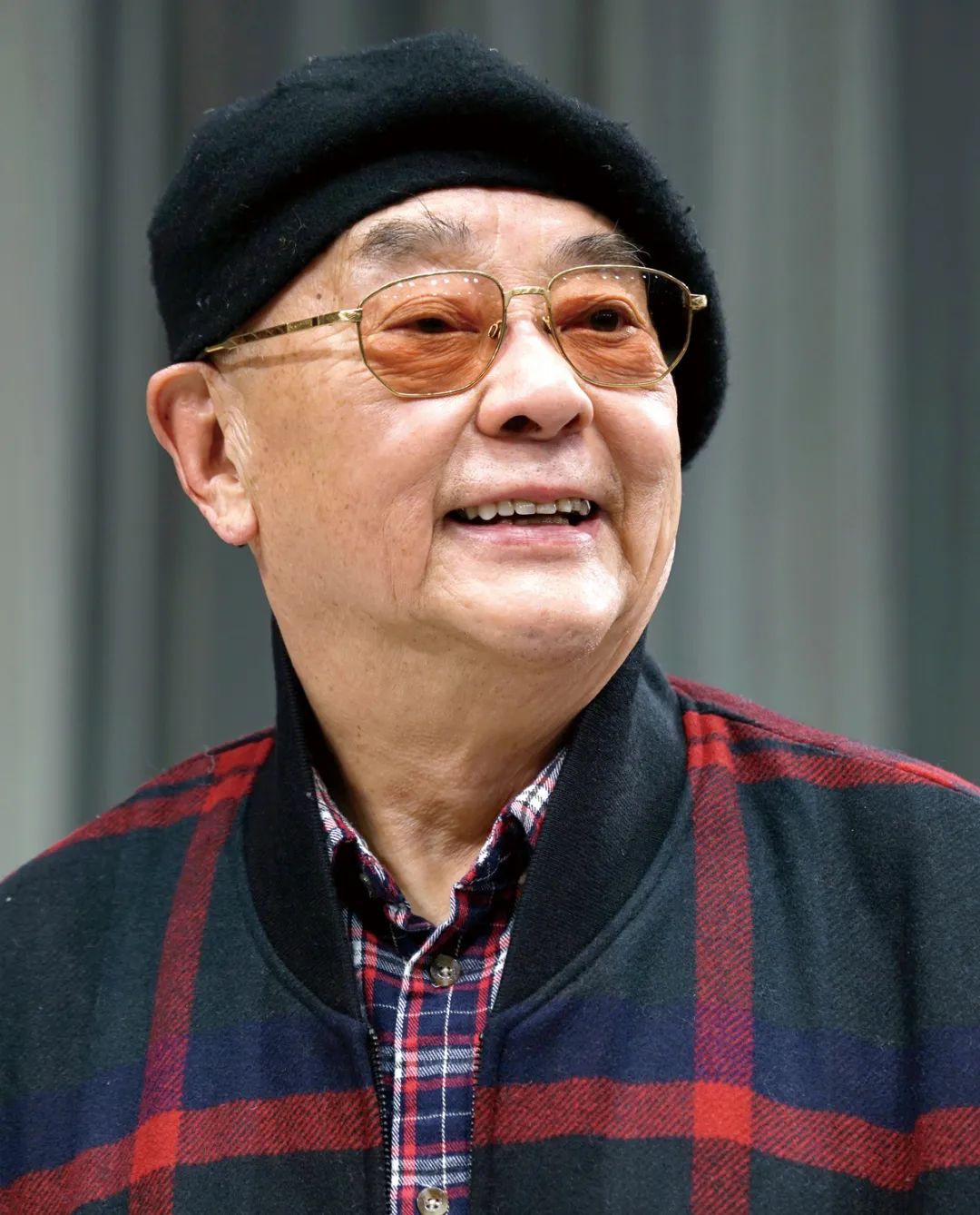 刘异龙晚年便装肖像