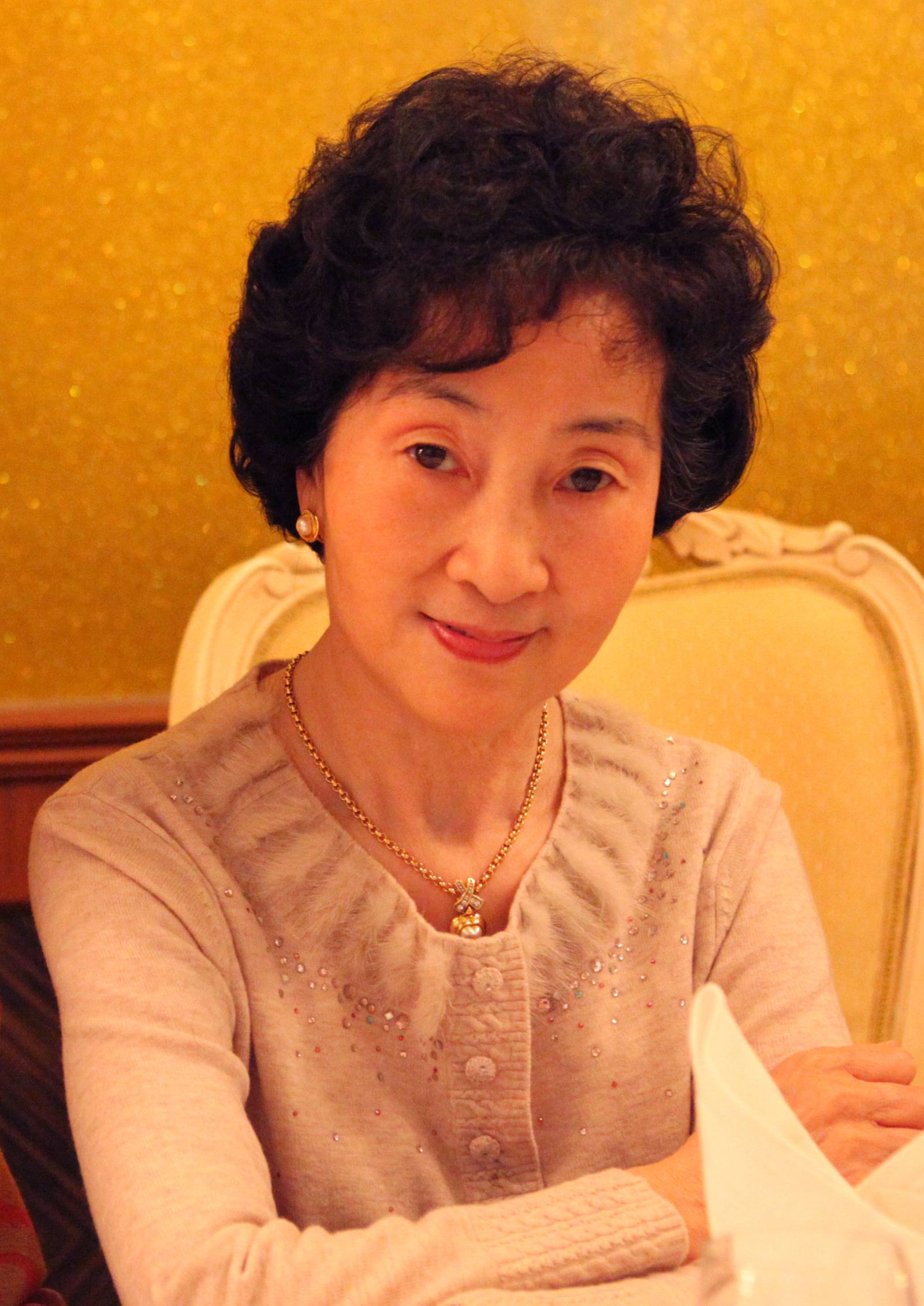 沈世华(中国戏曲学院官网人物照)