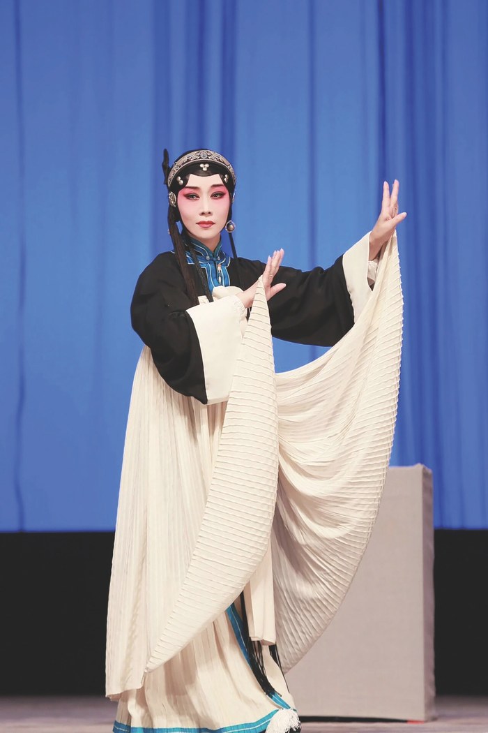 王芳（《白兔记·养子》演出照）