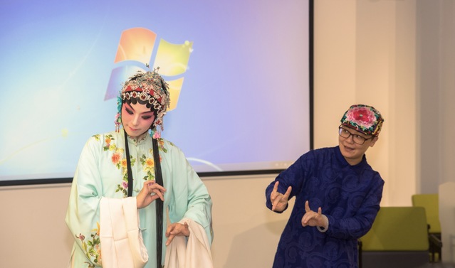 谷好好在上海财经大学讲授昆剧赏析通识课